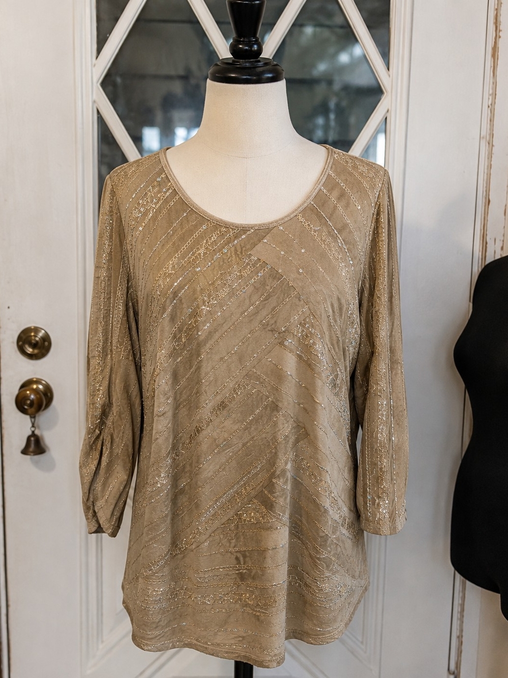 Dressbarn 1x Metallic Taupe Long Sleeve Scoop Neck Top